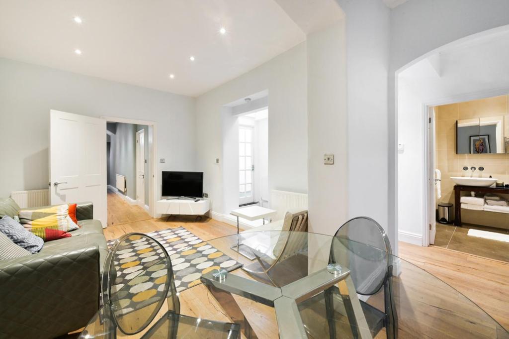 Cozy Hideaway In South Ken! Apartment London Bagian luar foto