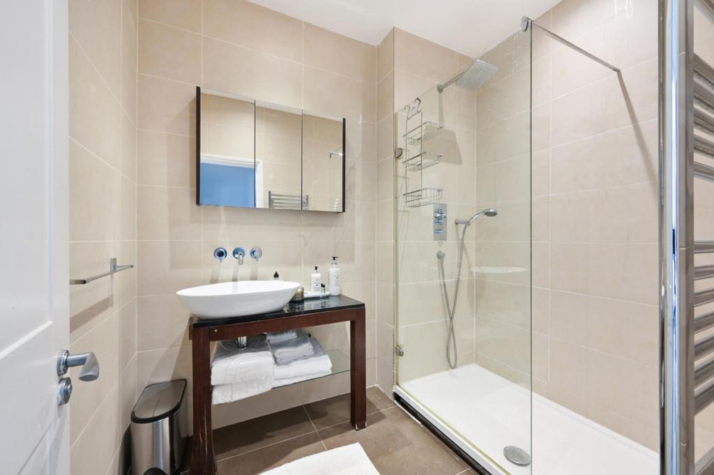 Cozy Hideaway In South Ken! Apartment London Bagian luar foto