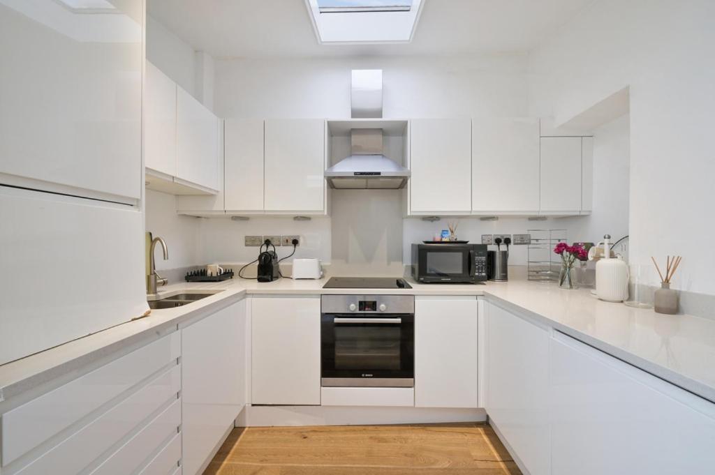 Cozy Hideaway In South Ken! Apartment London Bagian luar foto